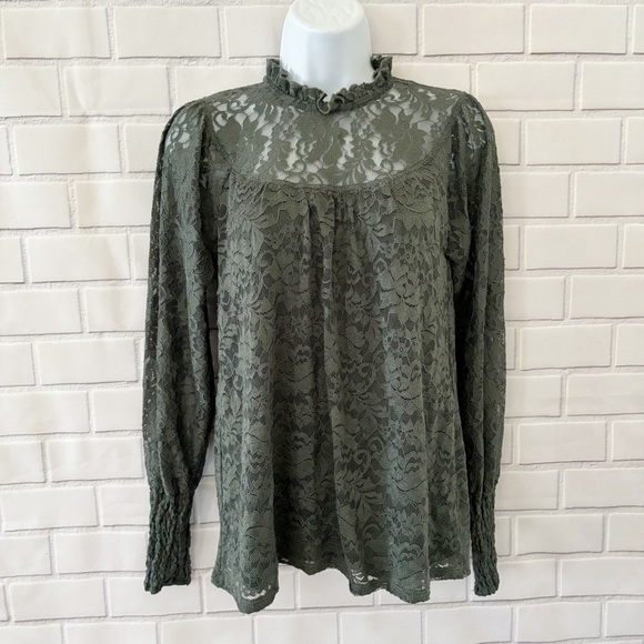 𝅺{Cable & Gauge} Lace Blouse Size Small NWT - Picture 1 of 14
